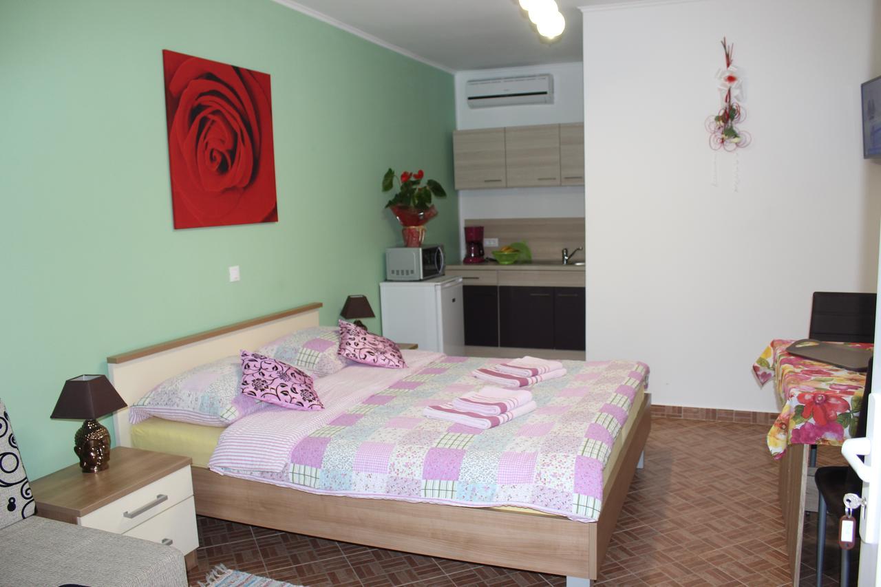 Rooms Katarina Kadumi Exterior photo