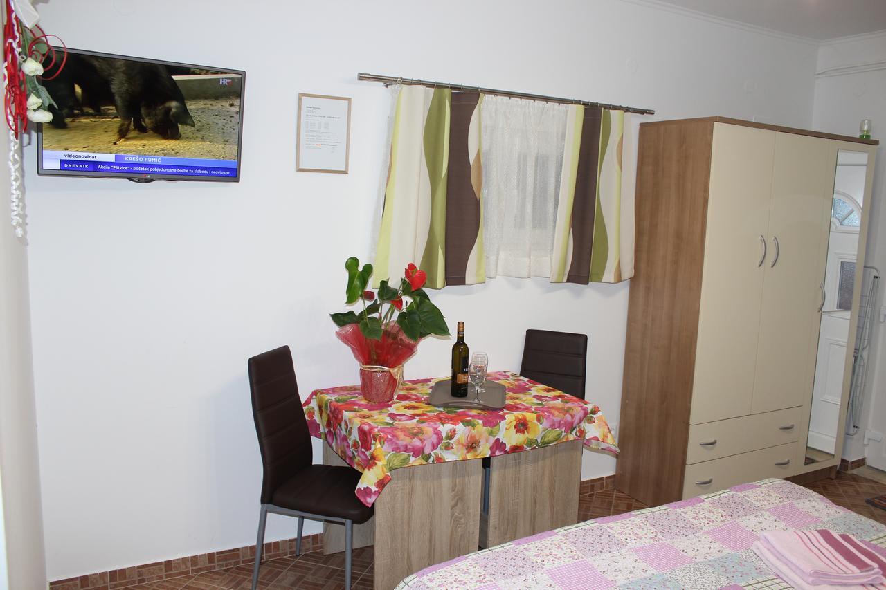 Rooms Katarina Kadumi Exterior photo
